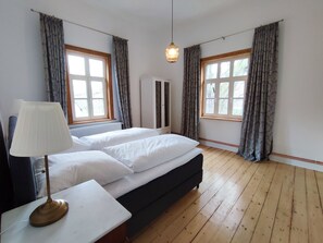3 slaapkamers, reisbedje, gratis wifi, beddengoed