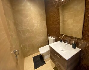 Douche, bidet
