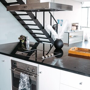 Kühlschrank, Mikrowelle, Ofen, Toaster