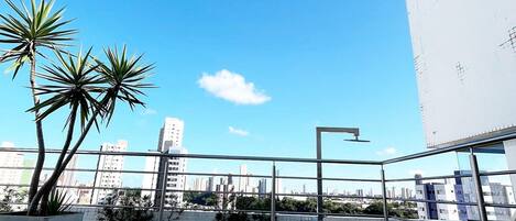 Bañera de hidromasaje al aire libre