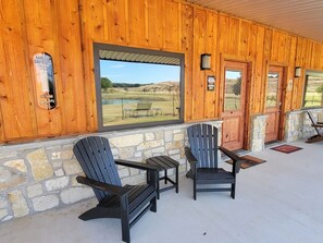 Terrace/patio - Private Retreat with Pond, Pool and Hot Tub (Boyd)