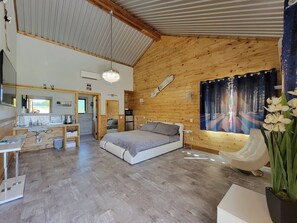 7 bedrooms, desk, iron/ironing board, free WiFi
