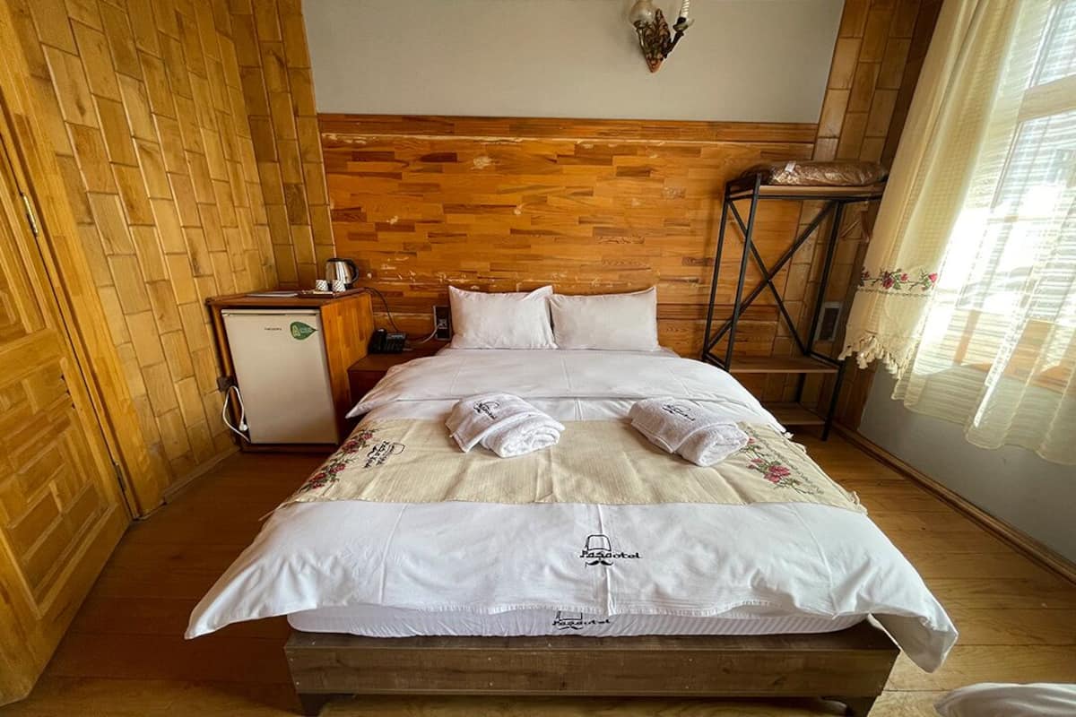 Elite Room | Egyptian cotton sheets, premium bedding, minibar, individually decorated