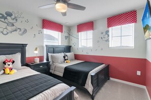 5 bedrooms, iron/ironing board, WiFi, bed sheets