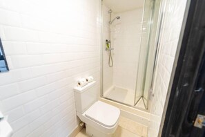 Studio | Bathroom