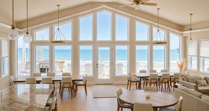 Big Blue -Mini-Resort, Movie Theater, Pools, Hot Tub, Beach Front, Sleeps 28!