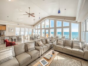 Smart TV, fireplace, DVD player, table tennis - Big Blue -Mini-Resort, Movie Theater, Pools, Hot Tub, Beach Front, Sleeps 28! (Surf City)