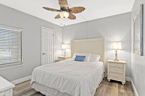 4 bedrooms, iron/ironing board, travel cot, free WiFi - Family-friendly oceanfront escape w/ views steps from private beach (Panama City Beach)