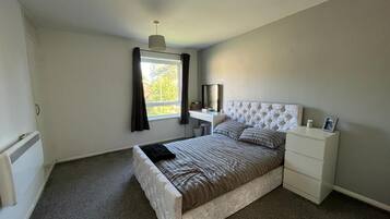 Apartment, 2 Queen Beds | 2 bedrooms, iron/ironing board, free WiFi, bed sheets