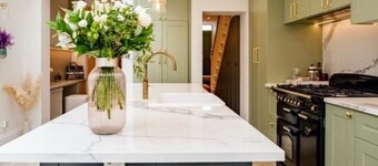 3 bedroom 3 story House & Garden