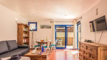 Smart TV, reproductor de DVD, libros y videoteca