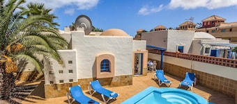 Unique Moroccan  style detached villa with  private pool n a prestigious area!