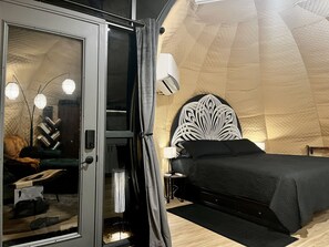 1 slaapkamer, een strijkplank/strijkijzer, gratis wifi, beddengoed