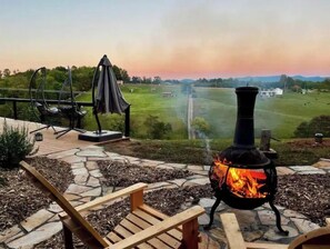 Property grounds - The Shell Dome ~Sauna ~Outdoor Shower ~Mtn Views ~Movie Projector ~Labyrinth (Alexander)