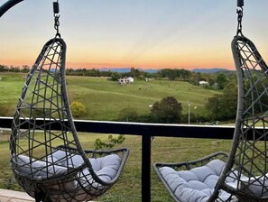Property grounds - The Shell Dome ~Sauna ~Outdoor Shower ~Mtn Views ~Movie Projector ~Labyrinth (Alexander)