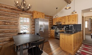 Fridge, microwave, oven, dishwasher - Big Sky Vacation Rentals: CH Cabin 11 Bandit Way (Big Sky)