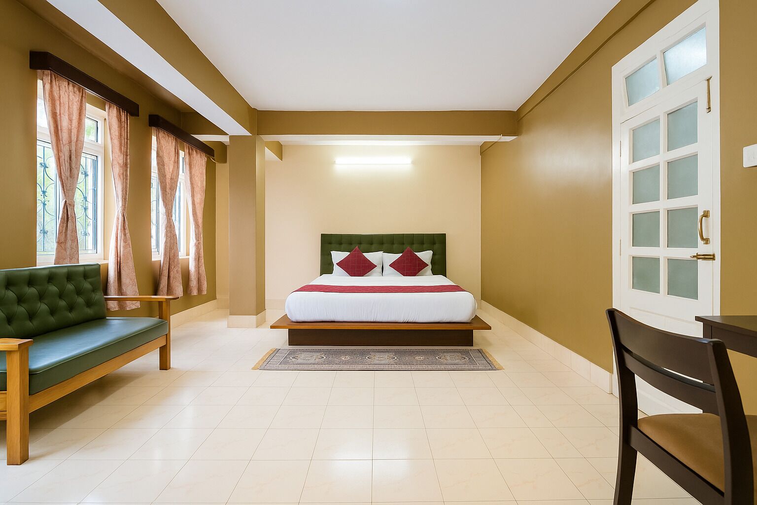 ห้องแฟมิลี่สำหรับสี่ท่าน | ผ้าปูที่นอนฝ้ายอียิปต์, เครื่องนอนระดับพรีเมียม, เตียงเมมโมรีโฟม