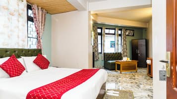 Comfort Room | Egyptian cotton sheets, premium bedding, memory-foam beds, in-room safe