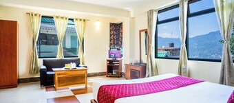 Sparrow Juniper Tree 2 min walk To Mg Marg