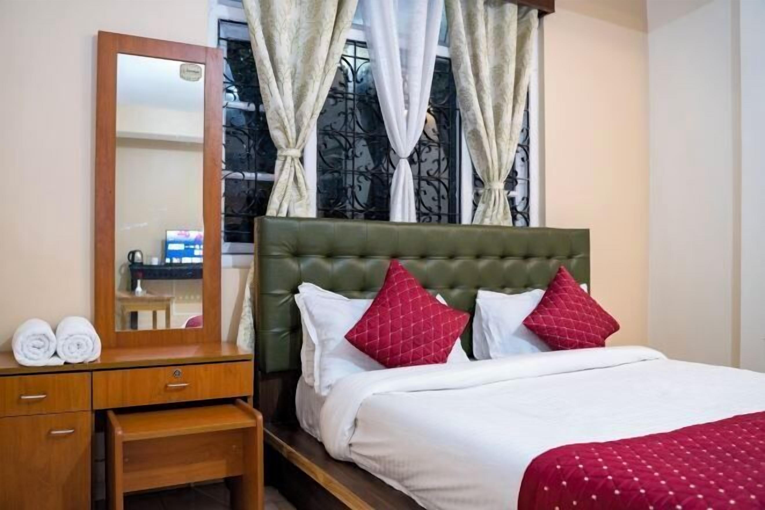 Egyptian cotton sheets, premium bedding, memory-foam beds, in-room safe