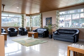 Banquet hall - Sparrow Juniper Tree 2 min walk To Mg Marg (Gangtok)