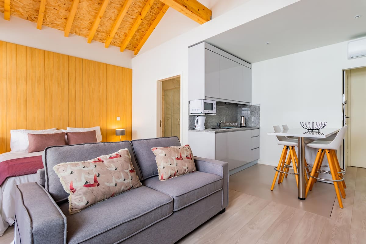 Monolocale comfort | 1 camera, postazione laptop, insonorizzazione, ferro/asse da stiro