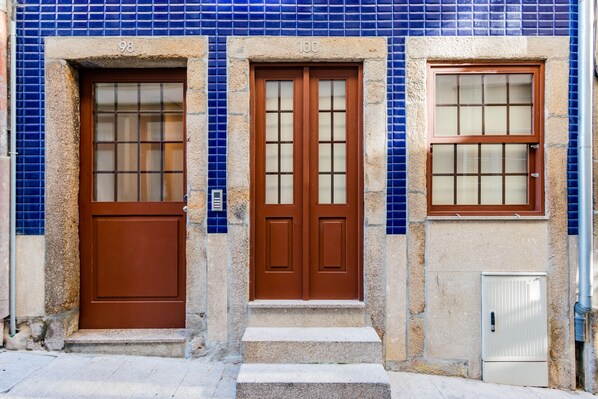 Front of property - Lemago São Bento (Porto)