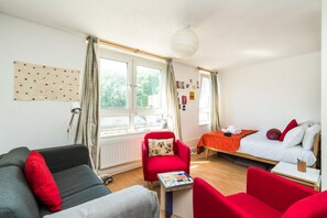 Apartment (1 Bedroom) | 1 bedroom - Bright & Cosy Studio Close to Central London (London)