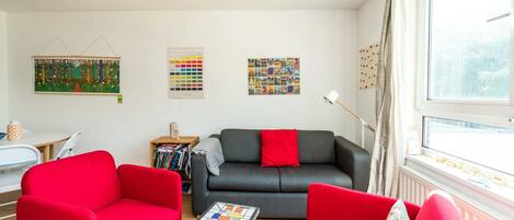 Apartment (1 Bedroom) | Living room