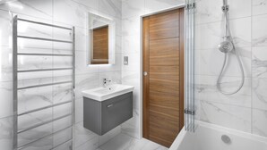 Comfort Apartment | Bathroom | Towels - Rohan Rise - Lake's Escape Ambleside (Ambleside)