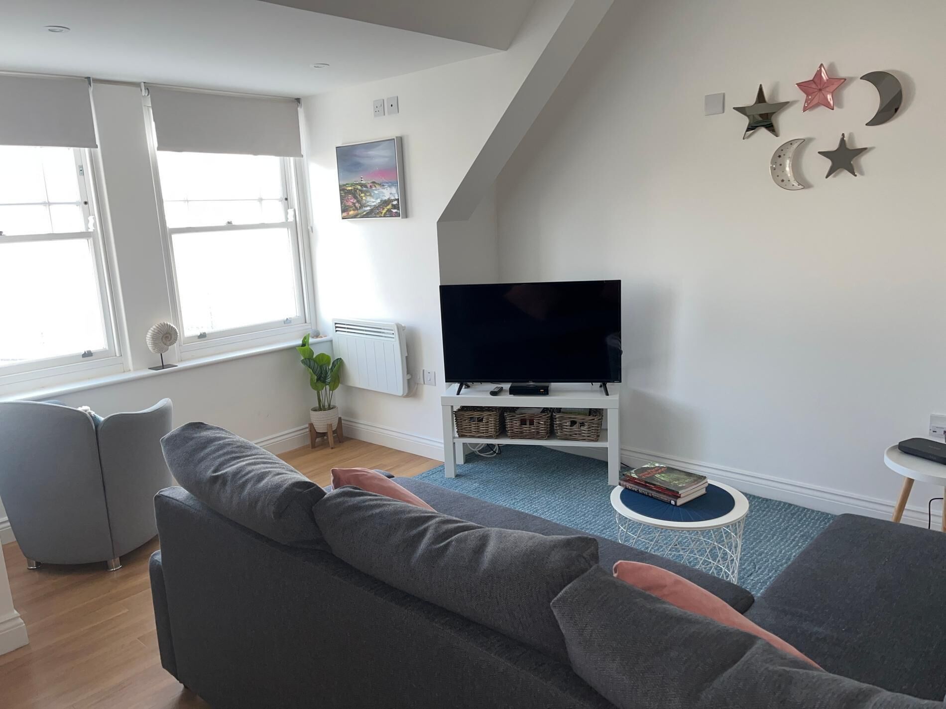 Apartment (1 Bedroom) | Living room
