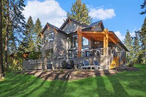 Exterior - Stunning 6BR Home in Suncadia! Expertly furnished w/Game Rm*Hot Tub*Fire Pit (Cle Elum)