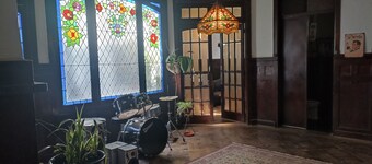 Gran Casona en Barrio Yungay, Recién Remodelada. Barrio muy Tranquilo y Céntrico