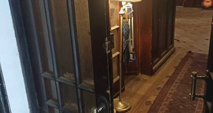 Gran casona en barrio Yungay, recién remodelada. Barrio muy tranquilo y céntrico