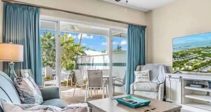 Beachy Townhome Perfect for a Warm Getaway!