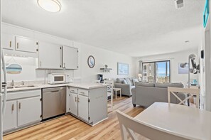 Interior - Marsh Villas 3C - Pool - Beach Just Across Street (North Myrtle Beach)