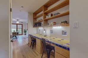 Interior - El Sol! Near UNM, Nob Hill, Airport and Hospitals! (Albuquerque)