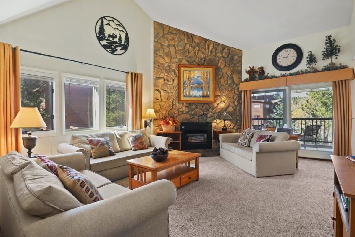 TV, fireplace, DVD player, offices