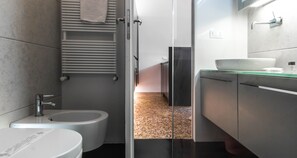 Apartment | Bathroom