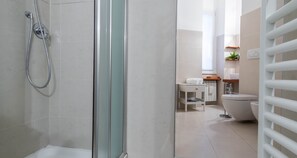 Bathroom - JOIVY Elegant 1 Br Apt In Front Of The Sforzesco Castle (Milan)