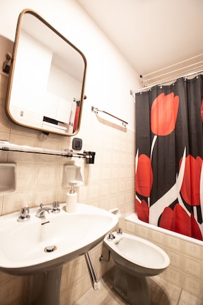 Apartment | Bathroom