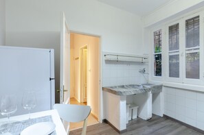 Private kitchen - JOIVY Bright 2Br Apt Right Next To The Waterfront (Portofino)
