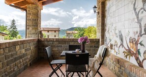 Terrace/patio - JOIVY Superb Villa For 7 W/Backyard And Bbq Area In Vaccarezza (Bobbio)