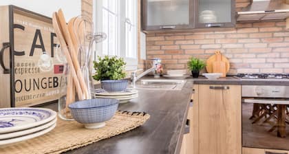 JOIVY Superb Villa For 7 W/Backyard And Bbq Area In Vaccarezza