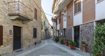 JOIVY Charming Apt For 3, W/Big Green Garden, In Ponzone