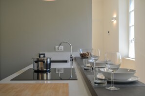 Apartamento urbano, 3 quartos | Cozinha privada | Máquina de café expresso, cafeteira/chaleira, mesas de jantar