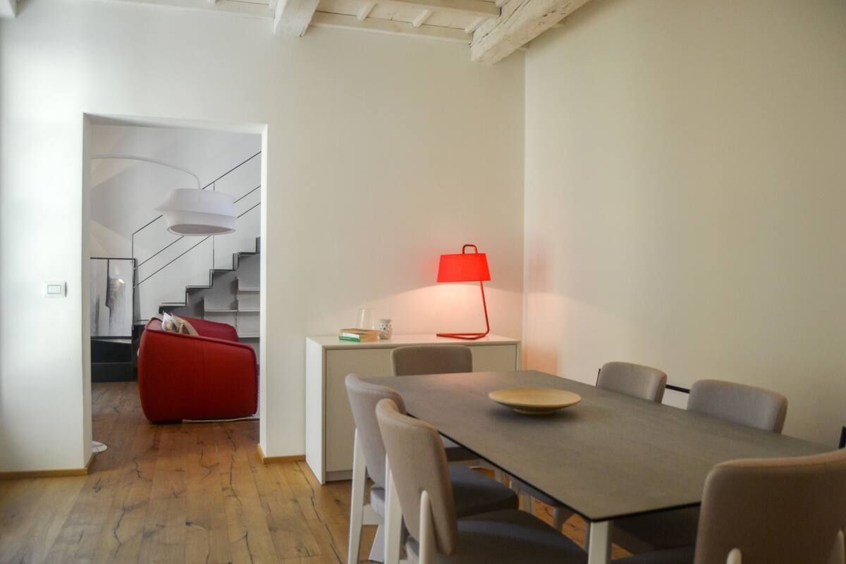 City Apartment, 3 Bedrooms | In-room dining
