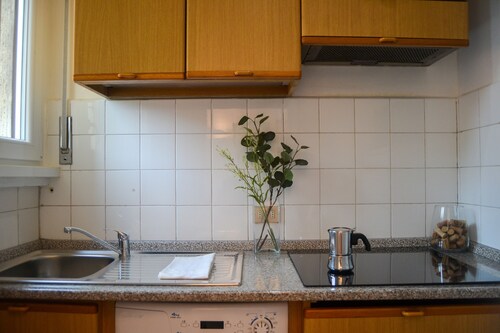 JOIVY Lovely Apt For 4 Next To Bus And Metro Station