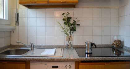 JOIVY Lovely Apt For 4 Next To Bus And Metro Station