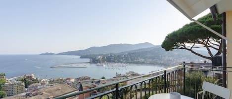 Apartment | Terrace/patio